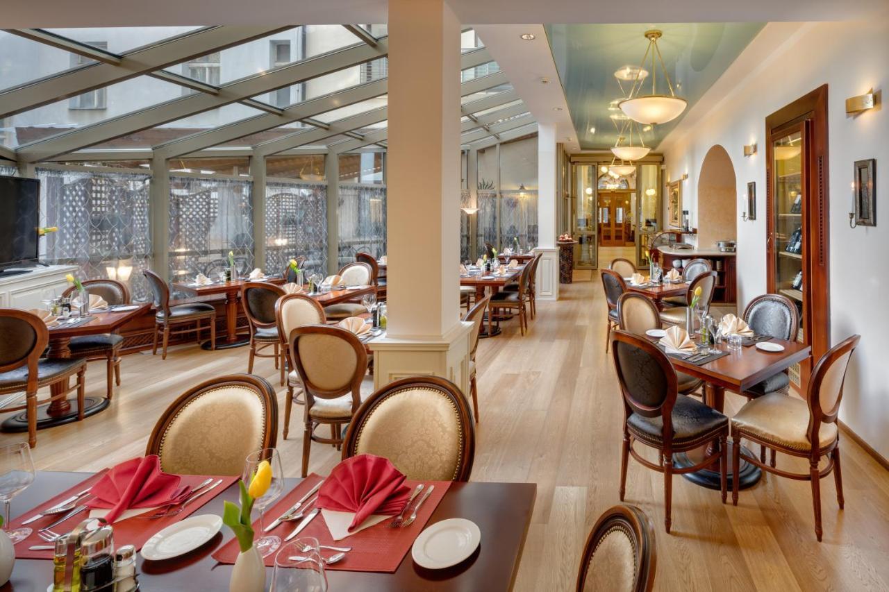 Boutique Seven Days 4*