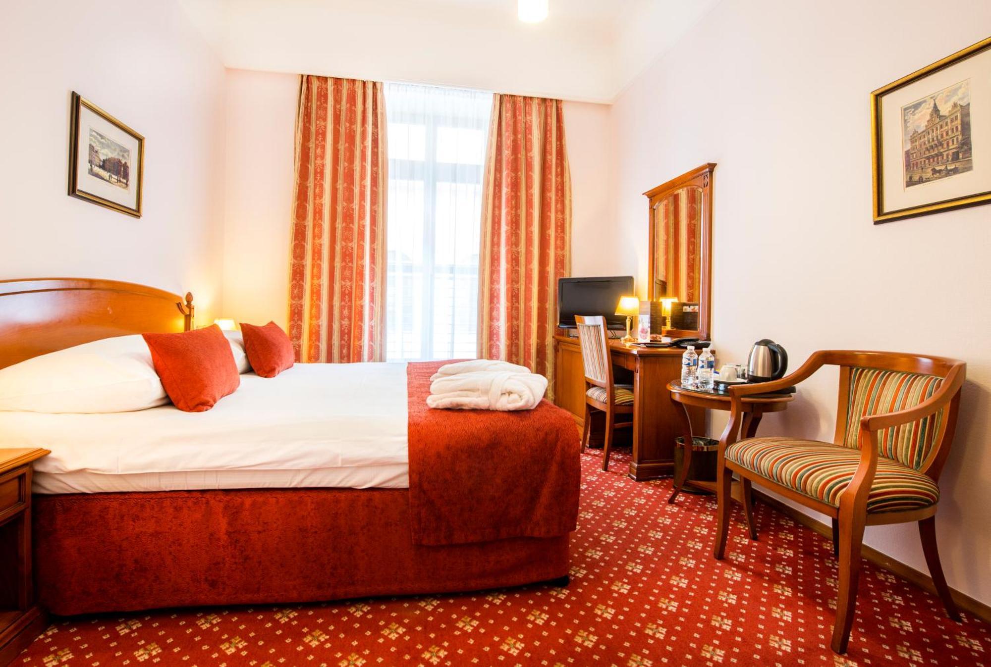 Boutique Seven Days Hotel 4*